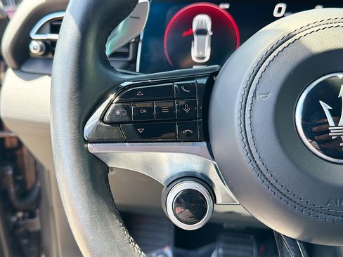 Used 2023 Maserati Grecale GT image 35