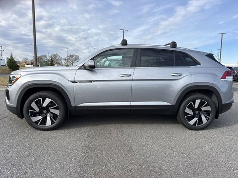 New 2026 Volkswagen Atlas Cross Sport SE image 2