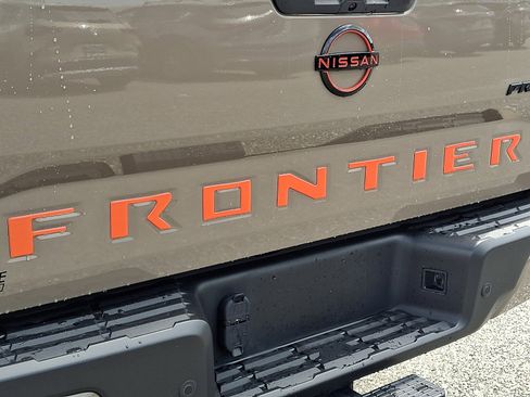 Used 2023 Nissan Frontier PRO-4X w/ Pro Convenience Package AWD/4WD image 30