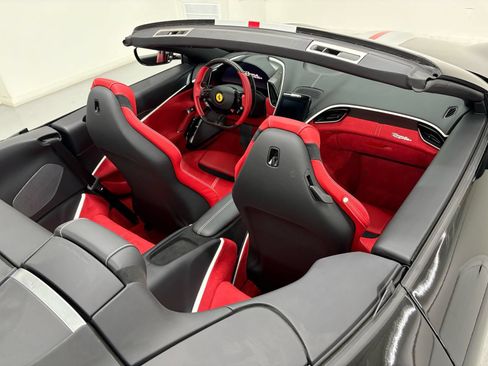 Used 2025 Ferrari Roma Spider RWD image 13