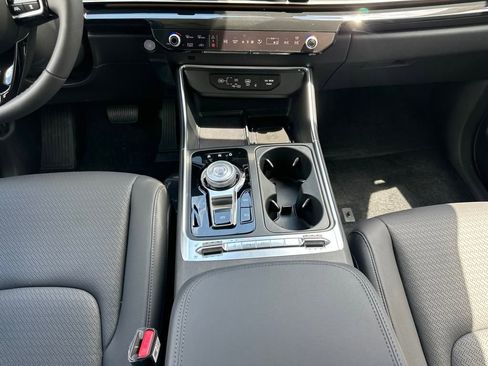 New 2025 Kia Carnival SX Prestige image 32