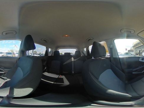 Used 2025 Kia Soul LX w/ LX Technology Package FWD image 40