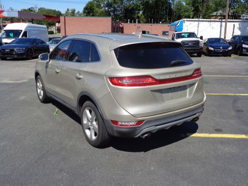 Used 2017 Lincoln MKC Premiere image 3