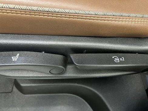 Used 2022 Chevrolet Tahoe High Country image 15