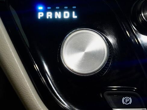 Used 2017 Chrysler Pacifica Touring-L Plus image 25