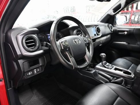 Used 2018 Toyota Tacoma TRD Off-Road image 22