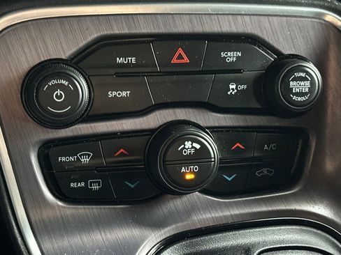 Used 2018 Dodge Challenger SXT image 26