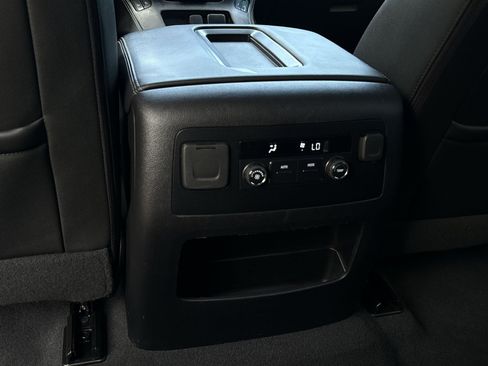 Used 2019 Chevrolet Tahoe LT AWD/4WD image 24