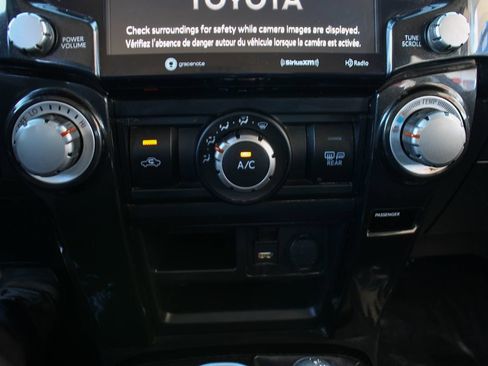 Used 2022 Toyota 4Runner TRD Off-Road AWD/4WD image 29
