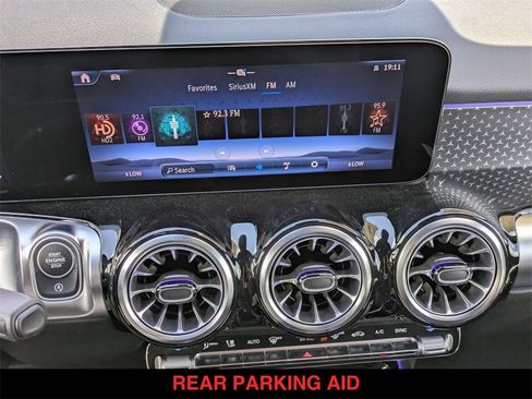 New 2025 Mercedes-Benz GLB 250 4MATIC image 13