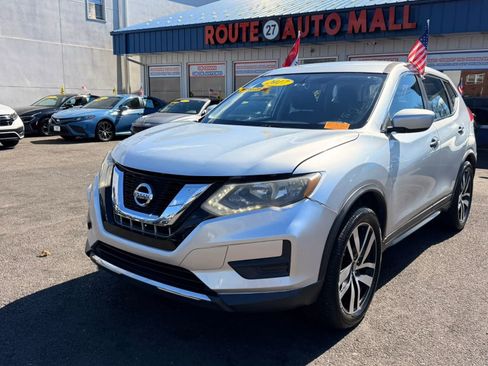 Used 2017 Nissan Rogue S image 4