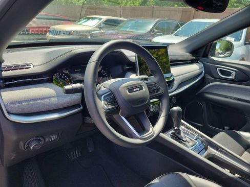 Used 2024 Jeep Compass Latitude AWD/4WD image 20