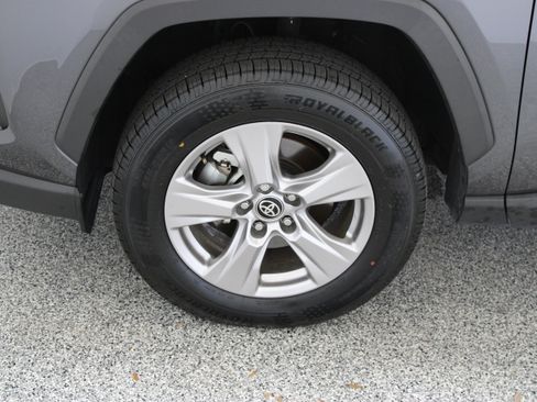 Used 2025 Toyota RAV4 LE AWD/4WD image 11