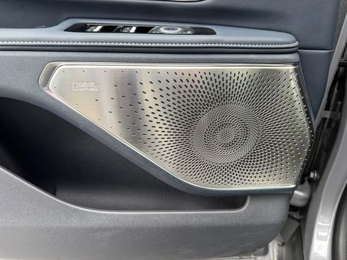 Certified 2025 Lincoln Nautilus Reserve AWD/4WD image 12