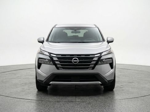 Used 2025 Nissan Rogue SV AWD/4WD image 2
