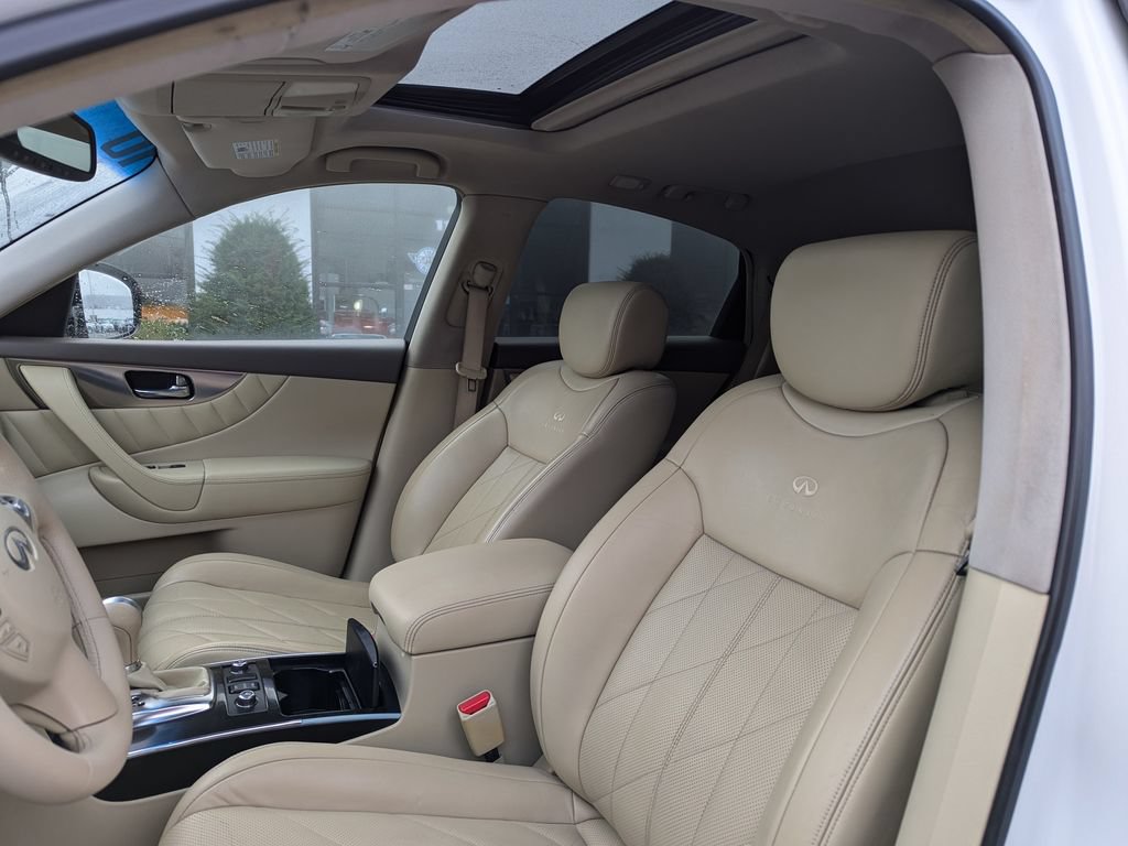 Used 2010 INFINITI FX35 AWD w/ Navigation Pkg image 15