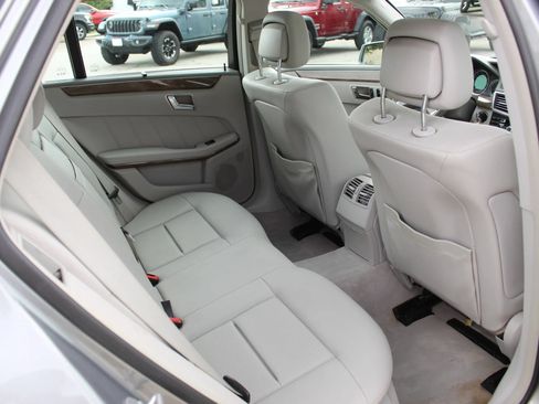 Used 2011 Mercedes-Benz E 350 4MATIC Wagon image 25