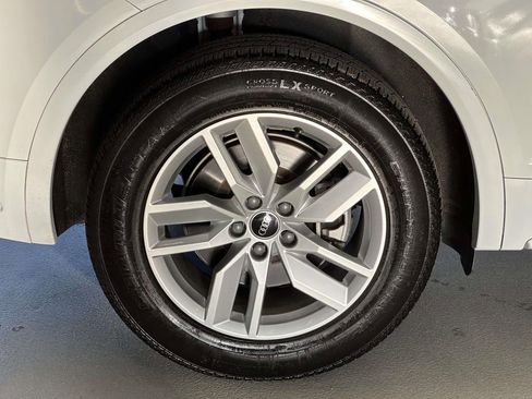 Used 2023 Audi Q5 2.0T Premium w/ Convenience Package AWD/4WD image 7