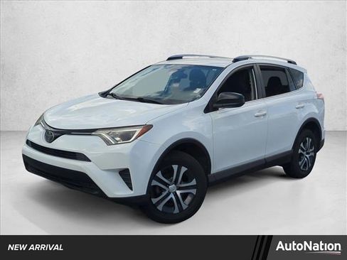 Used 2017 Toyota RAV4 LE image 1