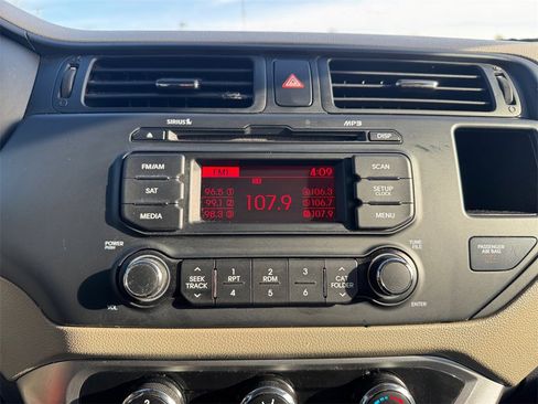 Used 2014 Kia Rio LX image 17