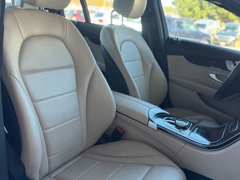 Used 2018 Mercedes-Benz C 300 Sedan image 18