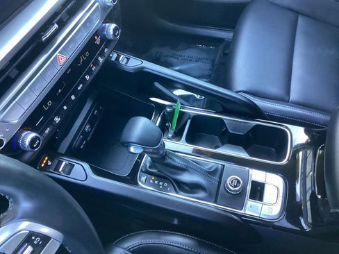 Used 2025 Kia Telluride S FWD image 27
