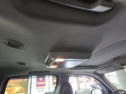 Used 2011 Cadillac Escalade ESV Luxury image 23