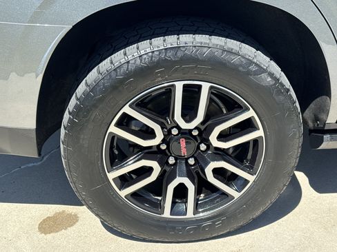 Used 2021 GMC Yukon AT4 w/ AT4 Premium Plus Package AWD/4WD image 12