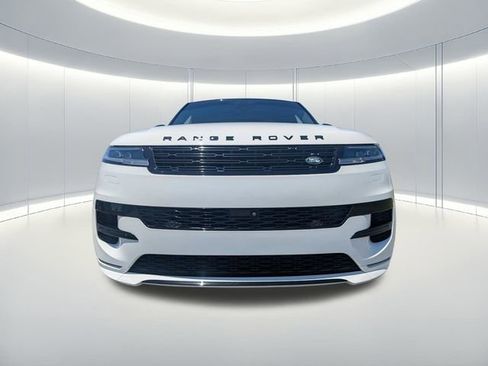 Used 2024 Land Rover Range Rover Sport Dynamic SE image 3