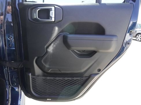 Used 2025 Jeep Wrangler Unlimited Sport AWD/4WD image 25
