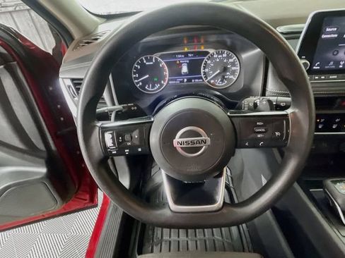Used 2021 Nissan Rogue S FWD image 12