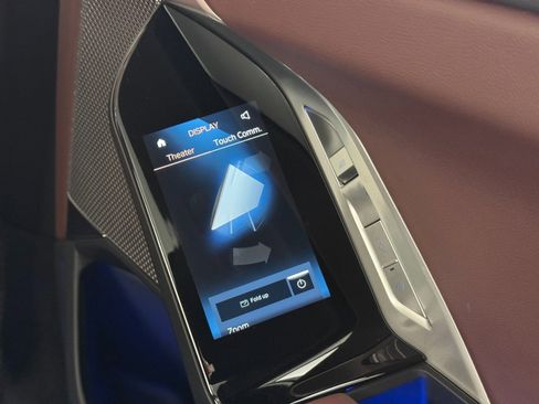 Used 2025 BMW 740i w/ Premium Package image 43