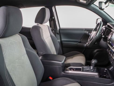 Used 2023 Toyota Tacoma TRD Sport image 28