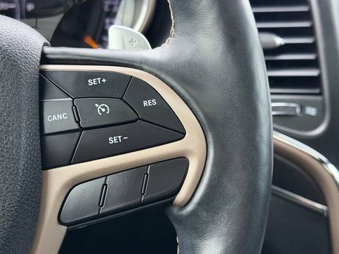 Used 2017 Jeep Grand Cherokee Limited w/ Luxury Group II image 22