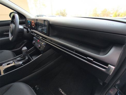 Certified 2026 Hyundai Tucson SE image 19