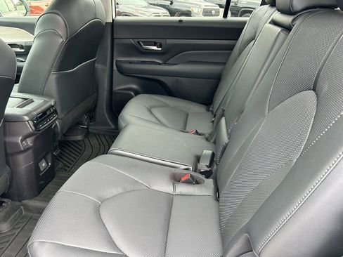 Used 2026 Toyota Grand Highlander FWD image 16