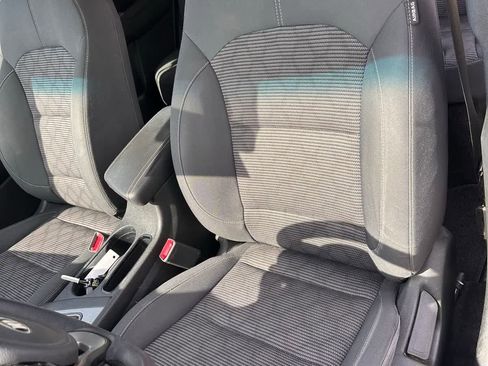 Used 2019 Kia Niro LX FWD image 14