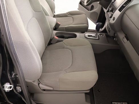 Used 2021 Nissan Frontier SV image 13