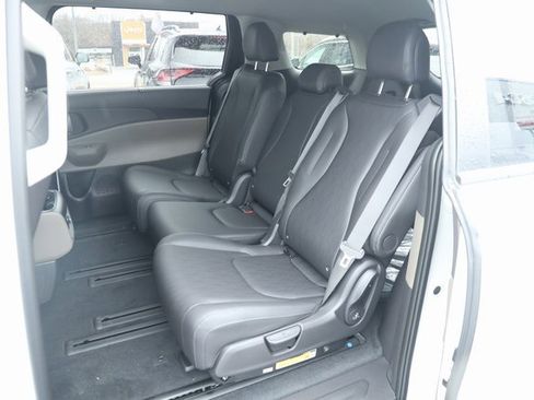 New 2025 Kia Carnival EX image 11