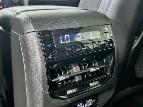Used 2023 Jeep Grand Cherokee L Limited RWD image 26