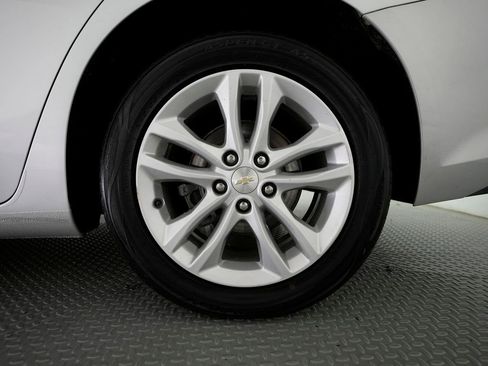 Used 2018 Chevrolet Malibu LT image 54