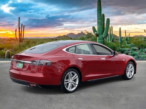 Used 2013 Tesla Model S Performance image 3