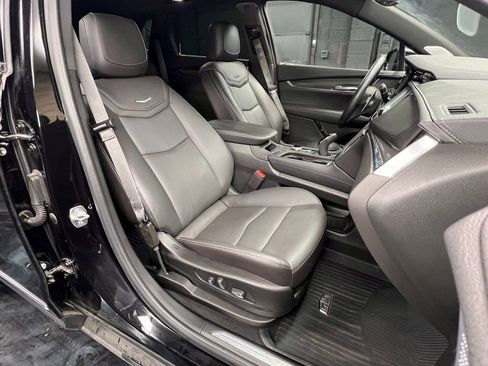 Used 2025 Cadillac XT5 Sportv w/ Technology Package image 4