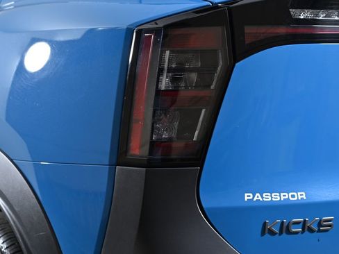 Certified 2025 Nissan Kicks SR AWD/4WD image 11