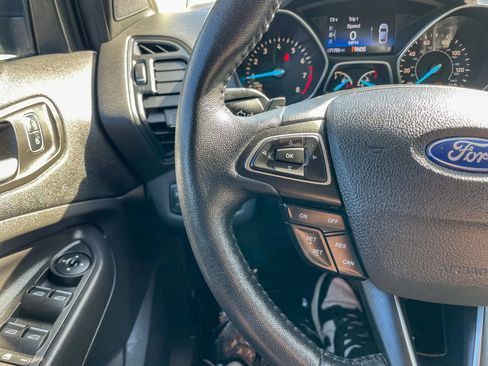 Used 2017 Ford Escape SE w/ SE Leather Comfort Package image 23