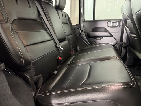 Used 2022 Jeep Wrangler Unlimited Sahara AWD/4WD image 29