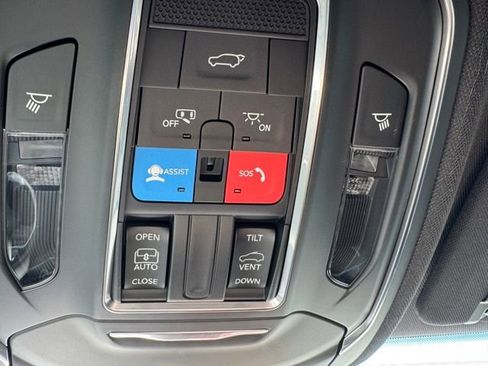 New 2025 Jeep Grand Cherokee Laredo X w/ Luxury Tech Group I image 42