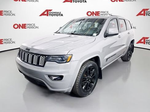 Used 2021 Jeep Grand Cherokee Laredo X AWD/4WD image 3