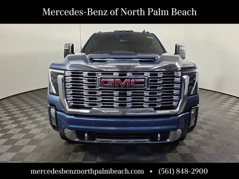 Used 2025 GMC Sierra 3500 Denali w/ Denali Reserve Package AWD/4WD image 2