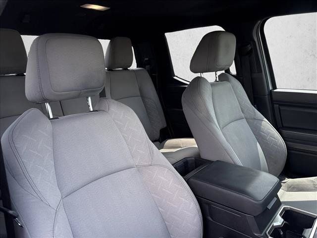 Certified 2024 Toyota Tacoma SR5 AWD/4WD image 28
